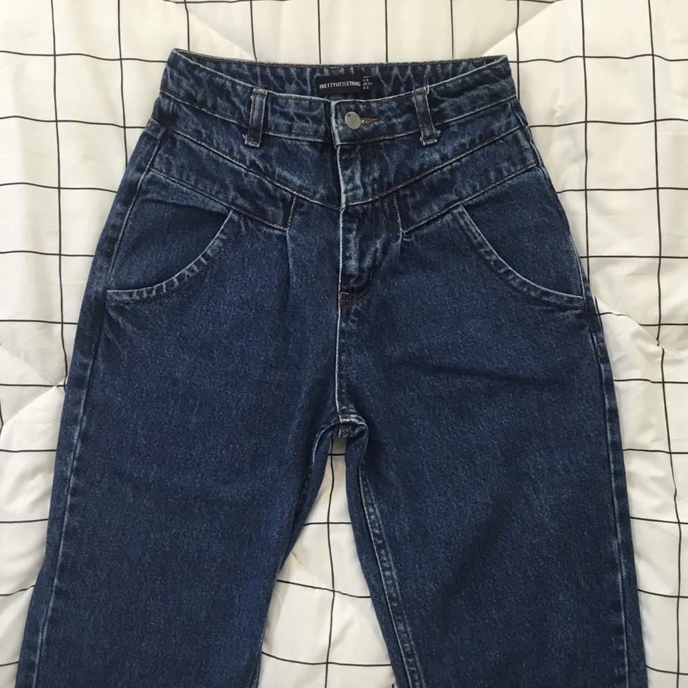High-Waist 80s Dark Blue Jeans